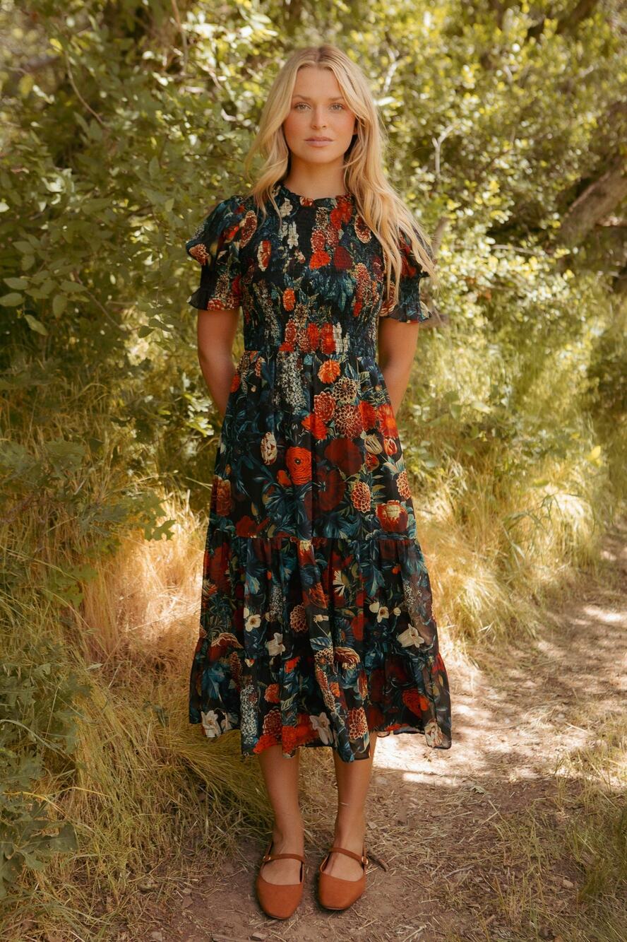 Ivy City Co Cordelia Dress in Moody Floral Size S